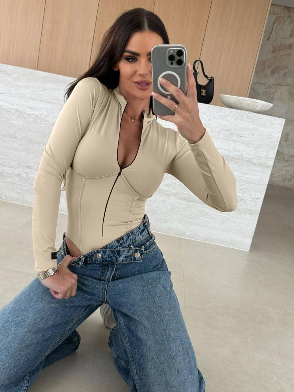 c08ffdca-8a34-11f0-8624-dee18ff4e8c0_3