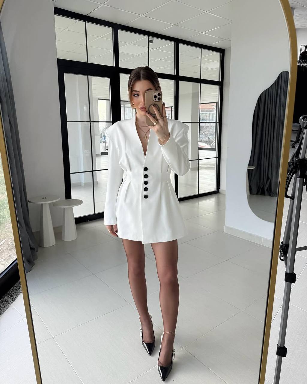 031831b3-ebe5-11ef-8621-dee18ff4e8c0_2