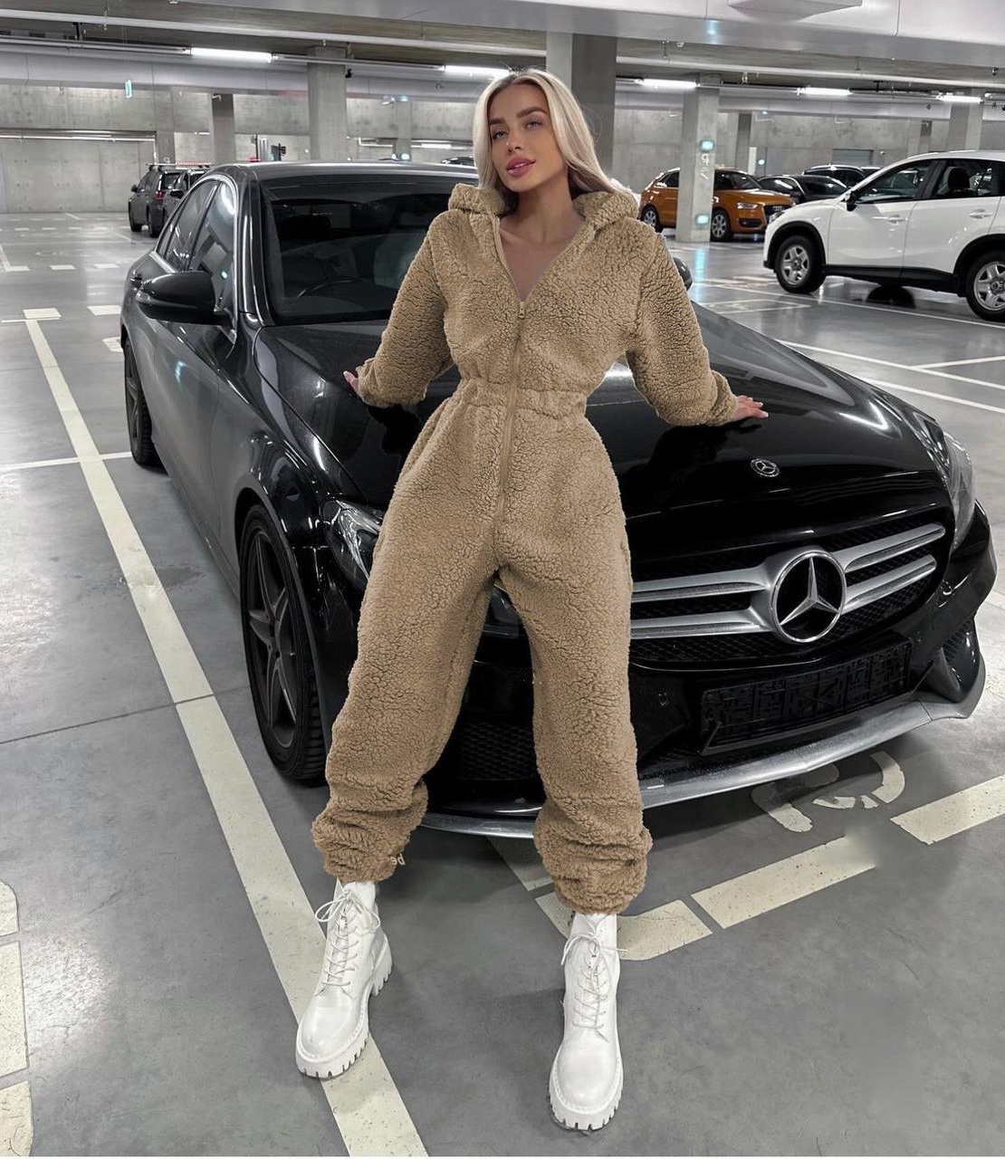 9819b271-9831-11ee-ad3f-166b0be12ee5_1