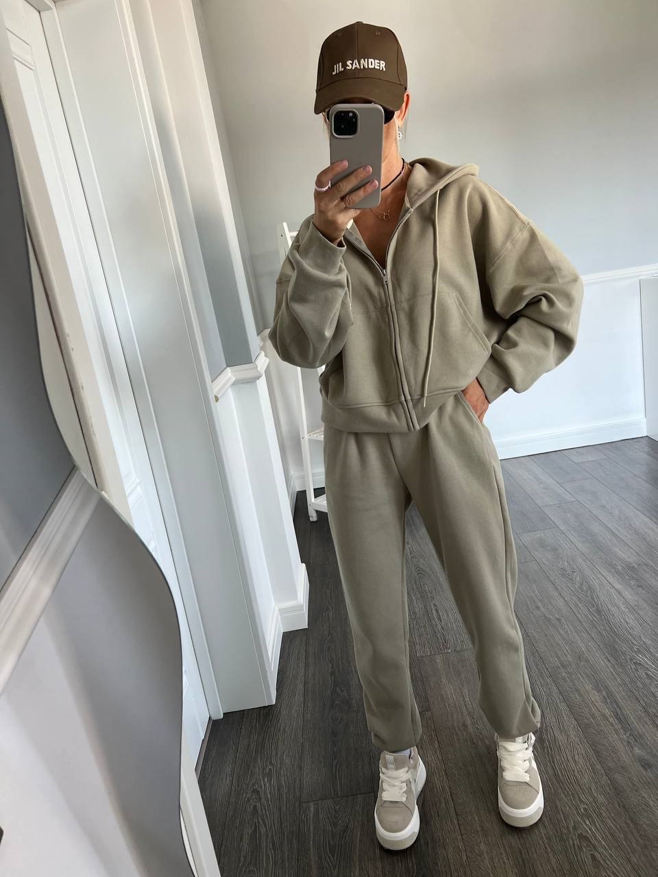 b96f9e12-c8ff-11ee-ad4e-166b0be12ee5_1