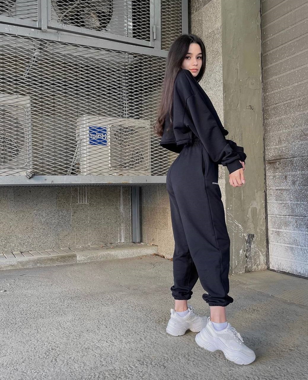 fcb3b831-b838-11ee-ad48-166b0be12ee5_1