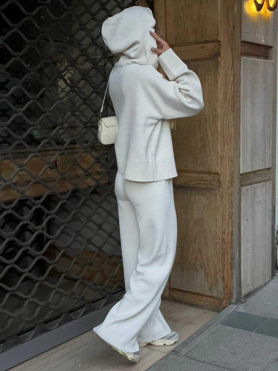 ffd9ae0d-8741-11ef-8620-dee18ff4e8c0_1