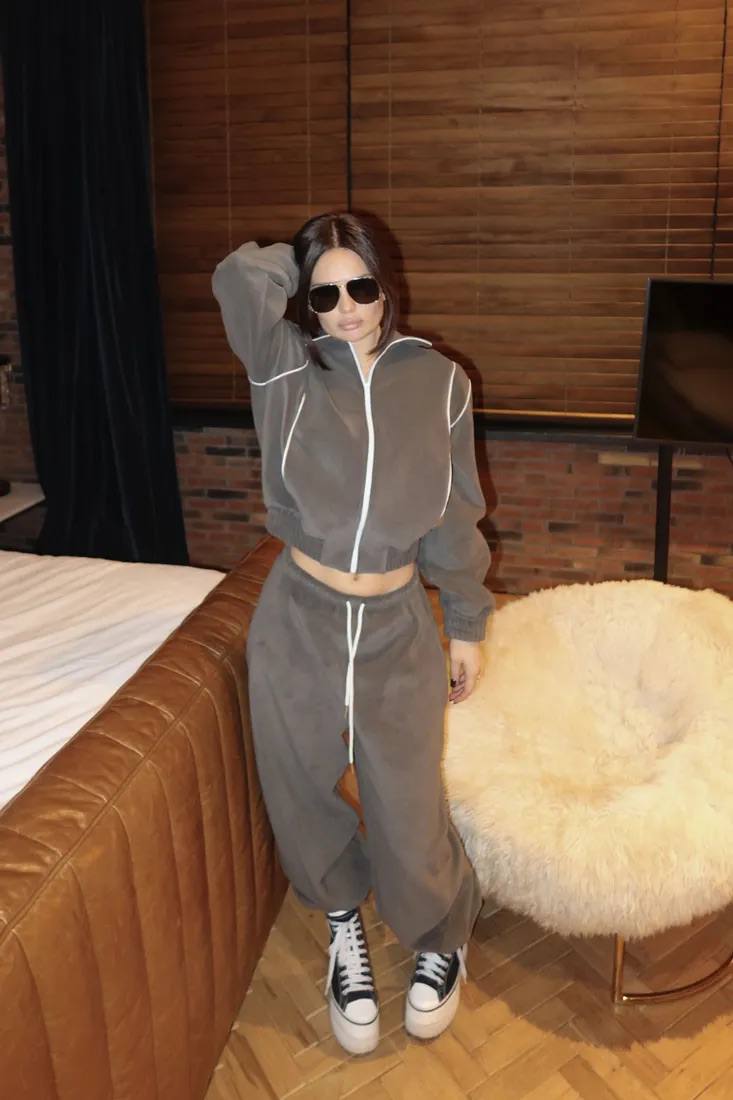 26d9fd99-d804-11f0-8624-dee18ff4e8c0_1