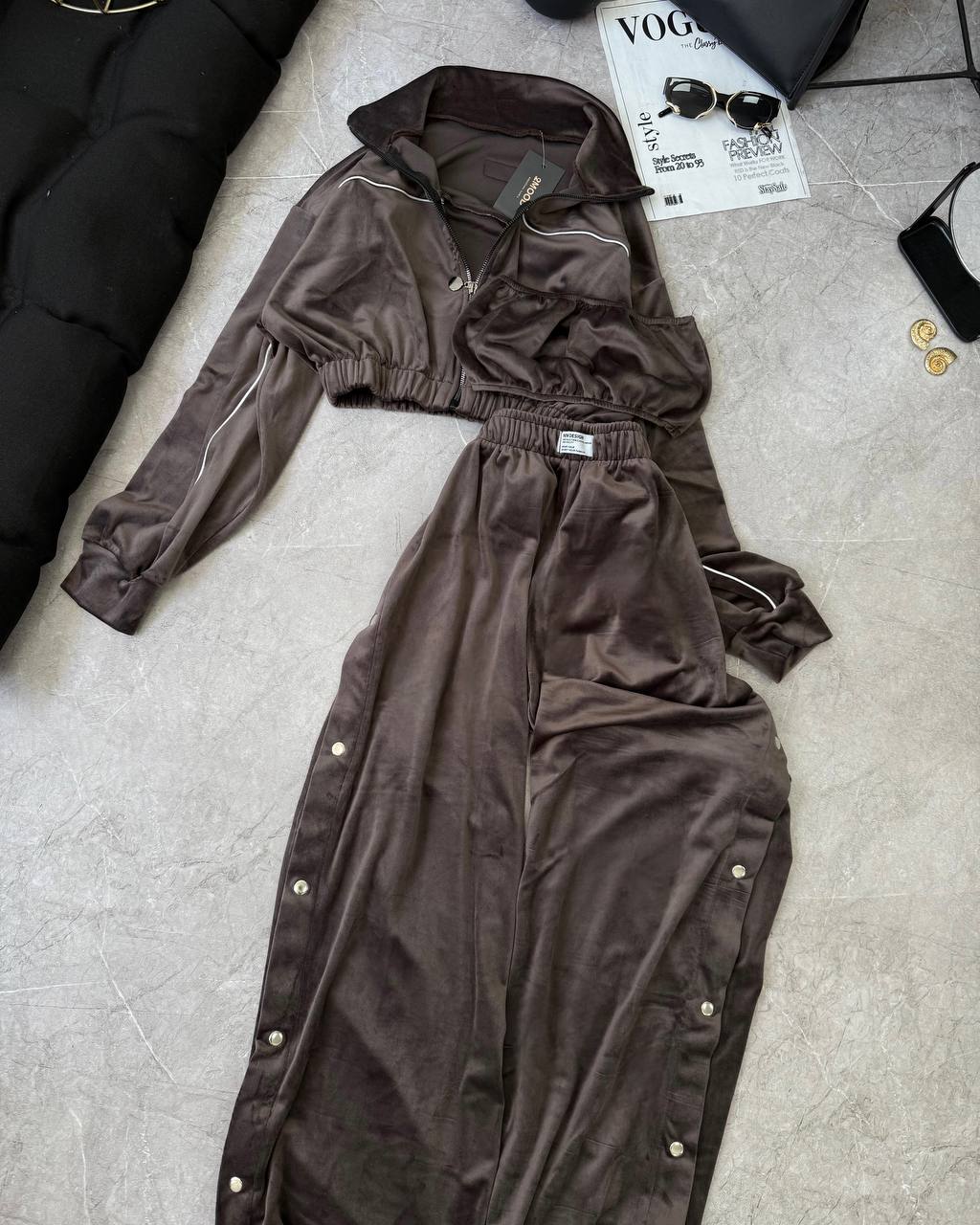 37573f40-7927-11f0-8624-dee18ff4e8c0_1