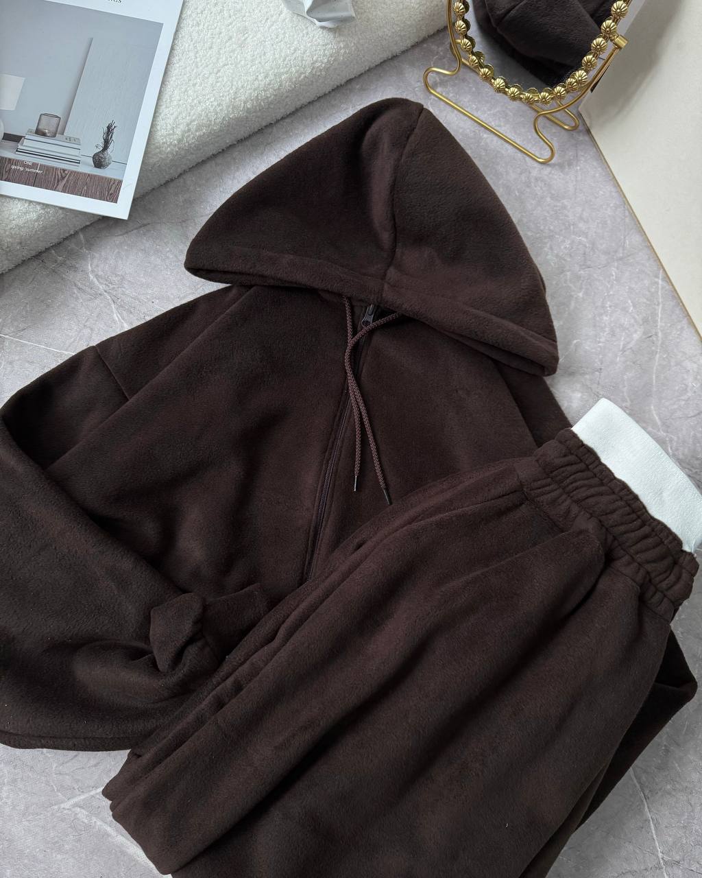 3f46efa5-db90-11f0-8624-dee18ff4e8c0_1