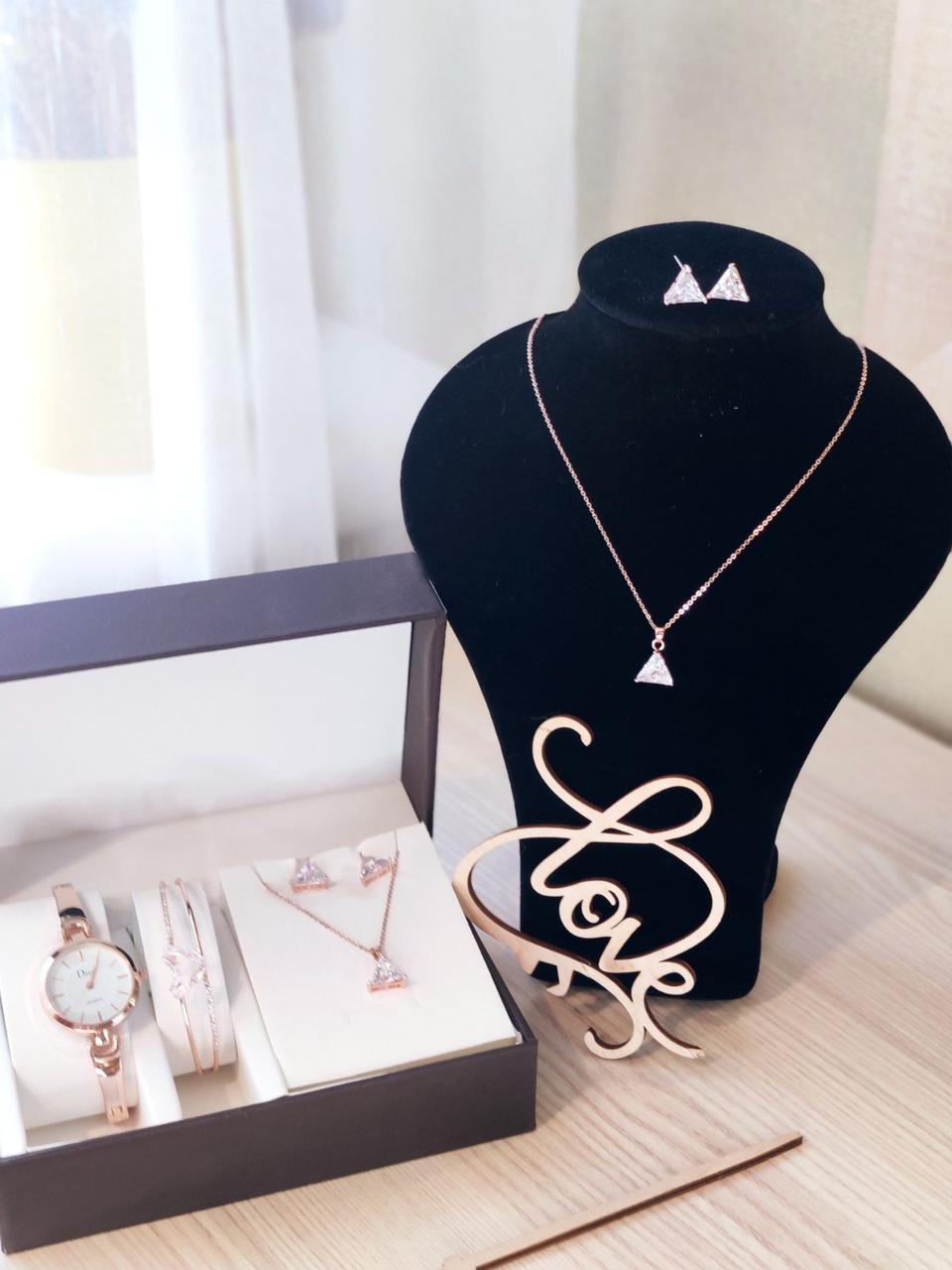 4303362e-5e45-11ea-ab7c-166b0be12ee5_1