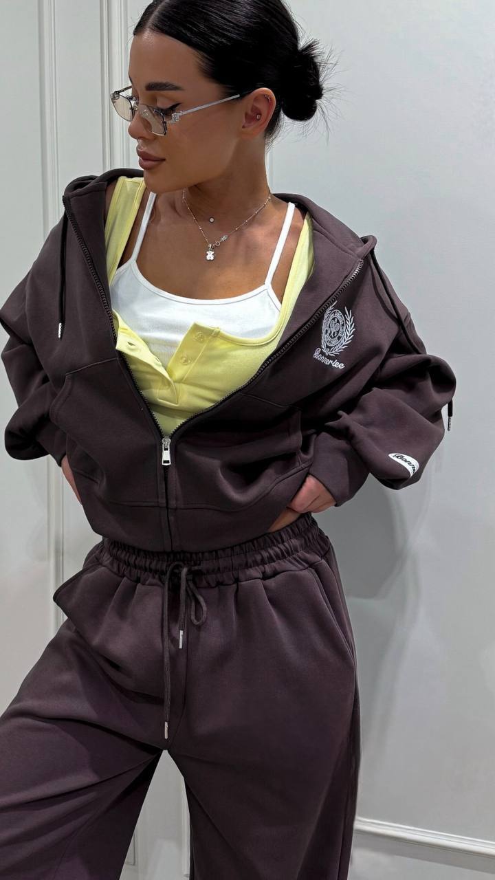 4502aabf-48ca-11f0-8622-dee18ff4e8c0_1