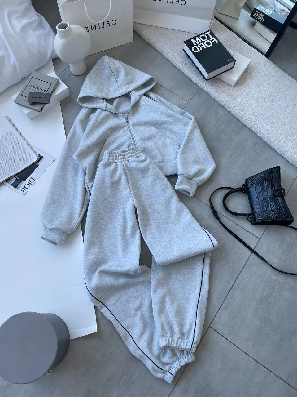 6da90b7d-46b7-11f0-8622-dee18ff4e8c0_1