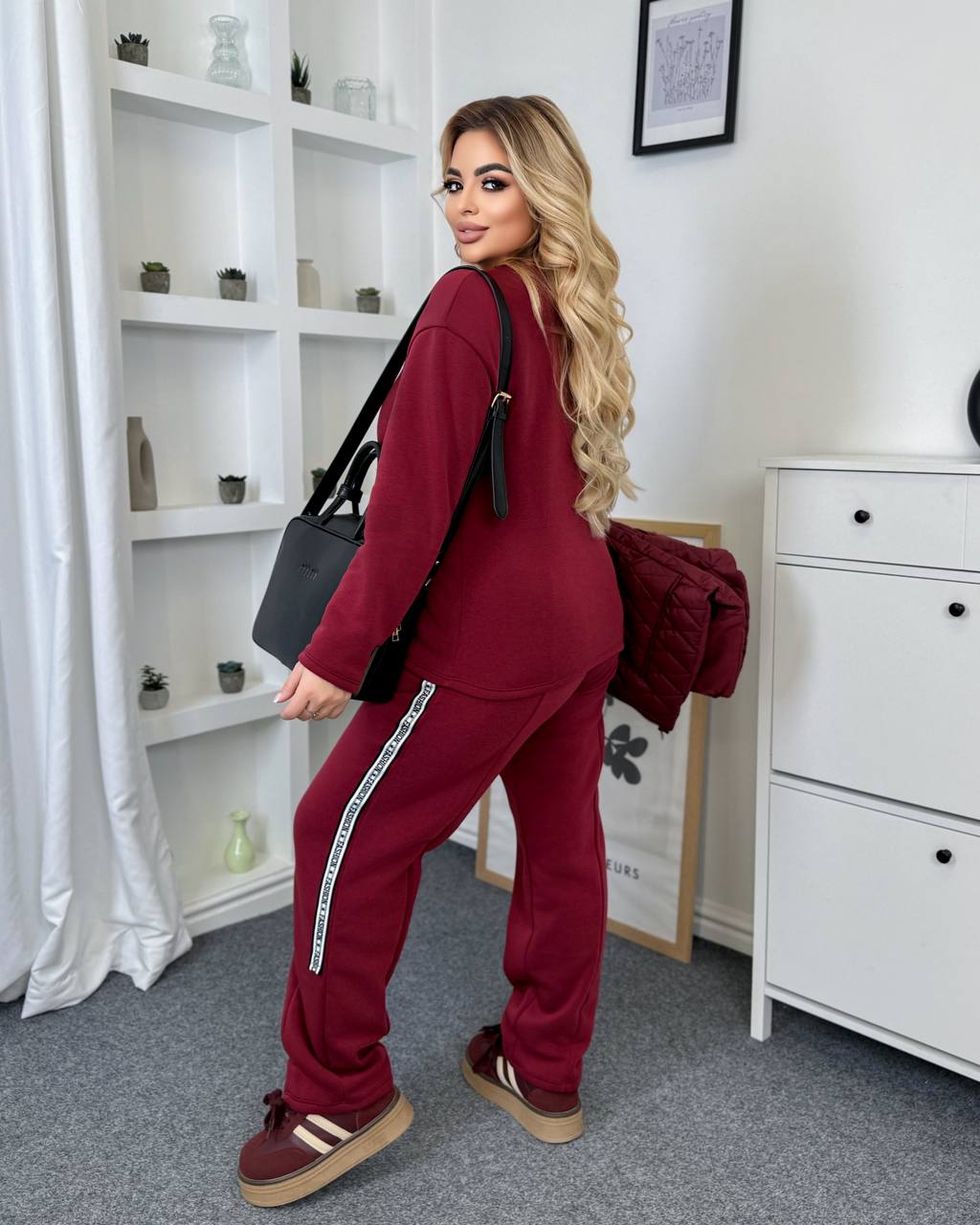 94ebf3c6-dabf-11f0-8624-dee18ff4e8c0_1