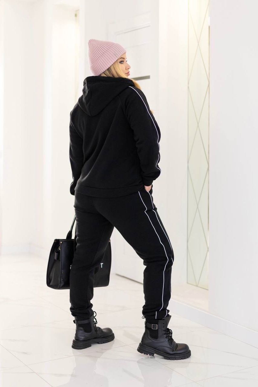 9eab9b7c-b7dc-11f0-8624-dee18ff4e8c0_1