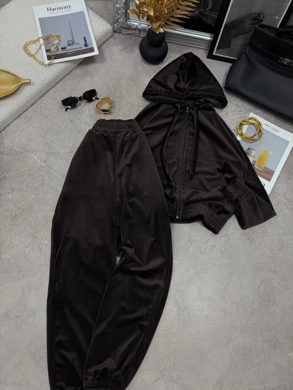 c4f7dc08-f6ba-11f0-8624-dee18ff4e8c0_1