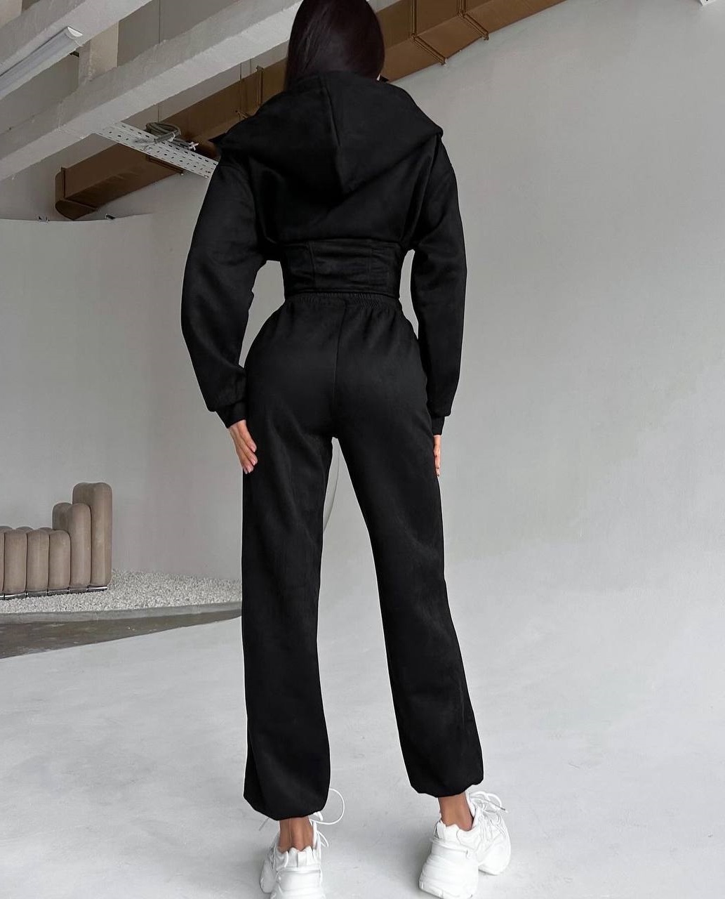 cd64b45f-c8b9-11ee-ad4e-166b0be12ee5_1