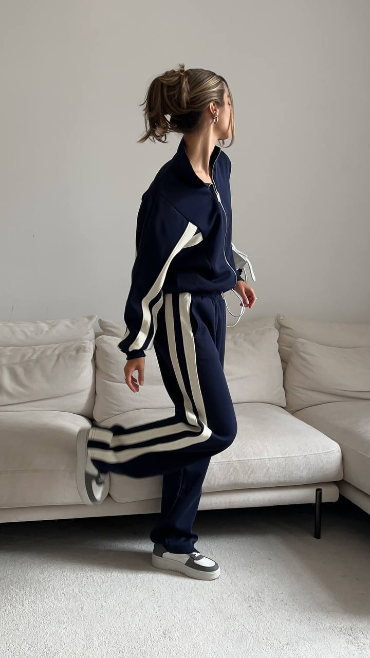 fb0fd06b-4504-11f0-8622-dee18ff4e8c0_2