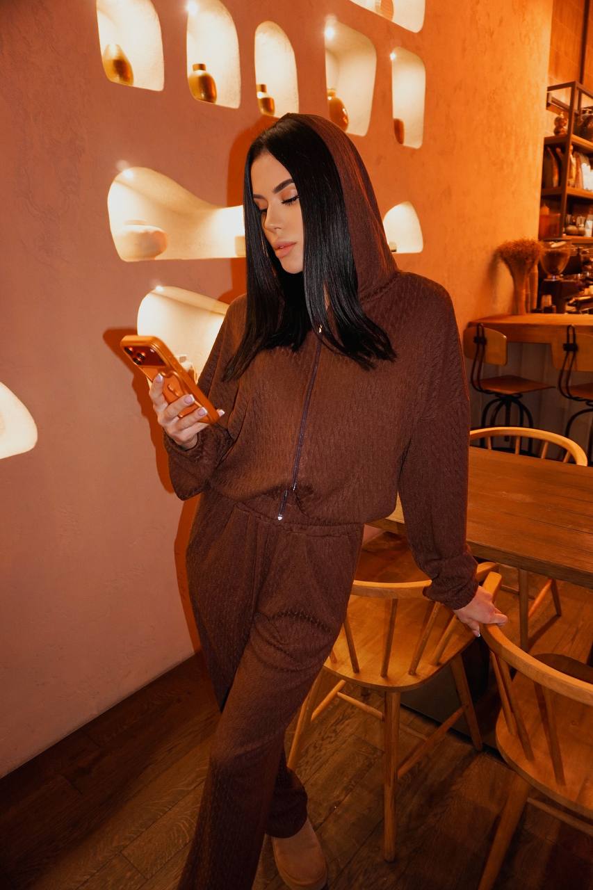 22d05b60-fd94-11f0-8624-dee18ff4e8c0_1