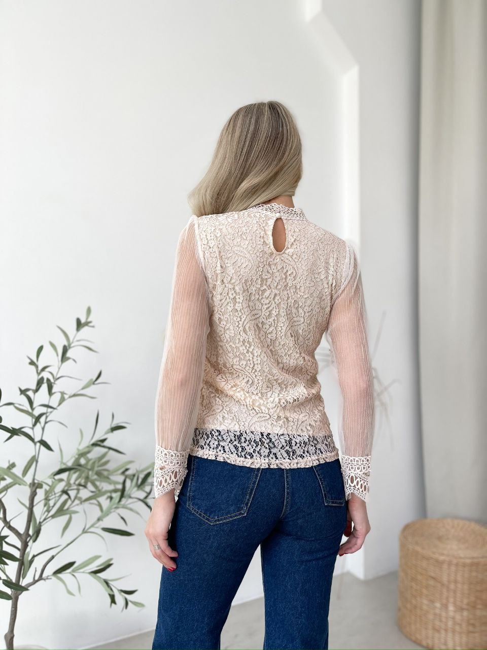 7fab0392-0381-11ef-ad82-166b0be12ee5_1