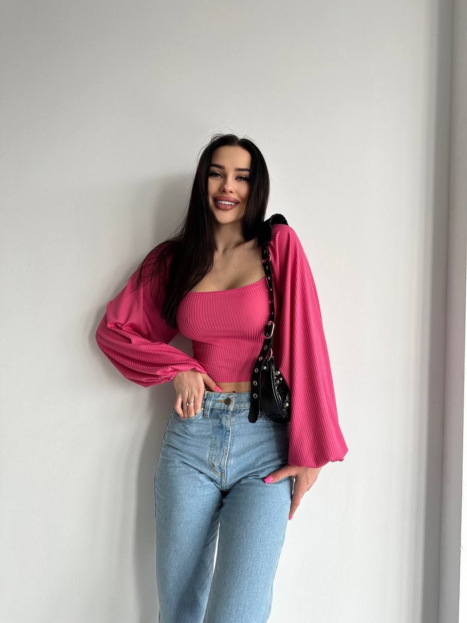 ce75e738-42be-11ee-ad0d-166b0be12ee5_0