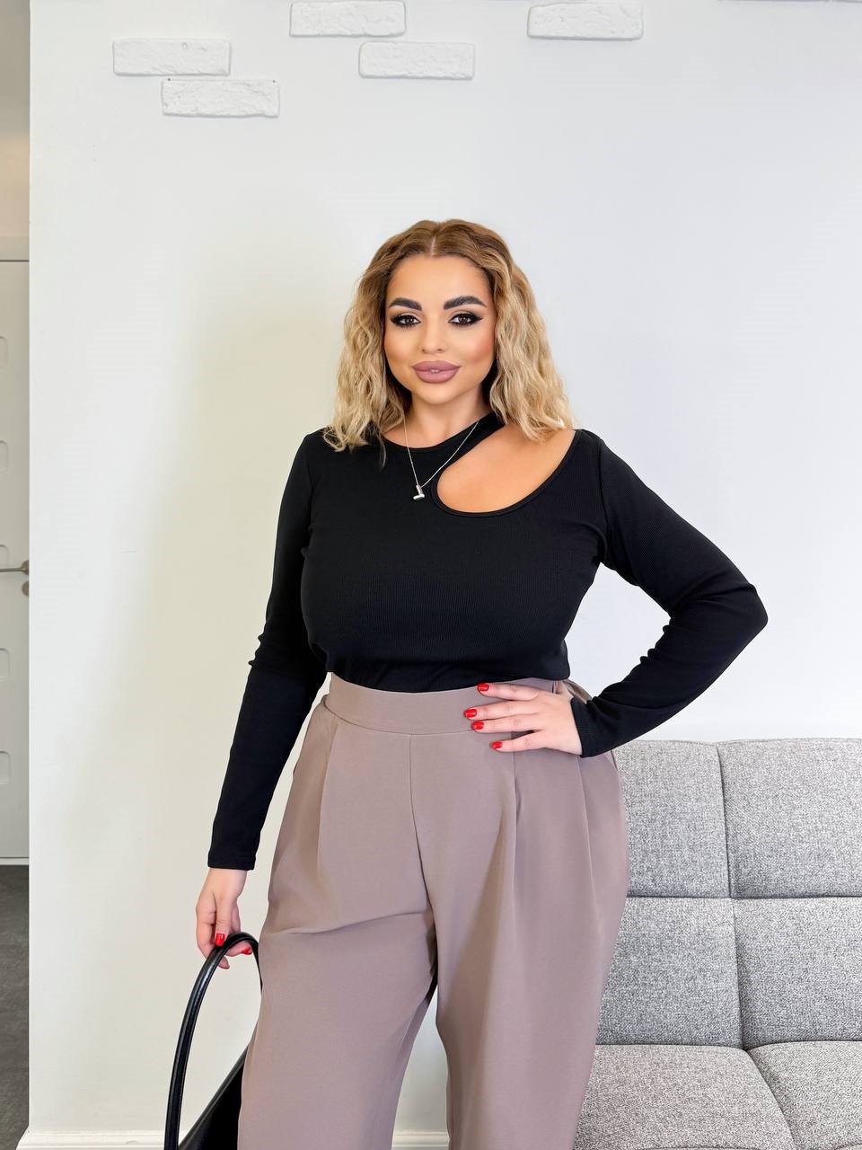 d25e1879-9c23-11ef-8620-dee18ff4e8c0_1