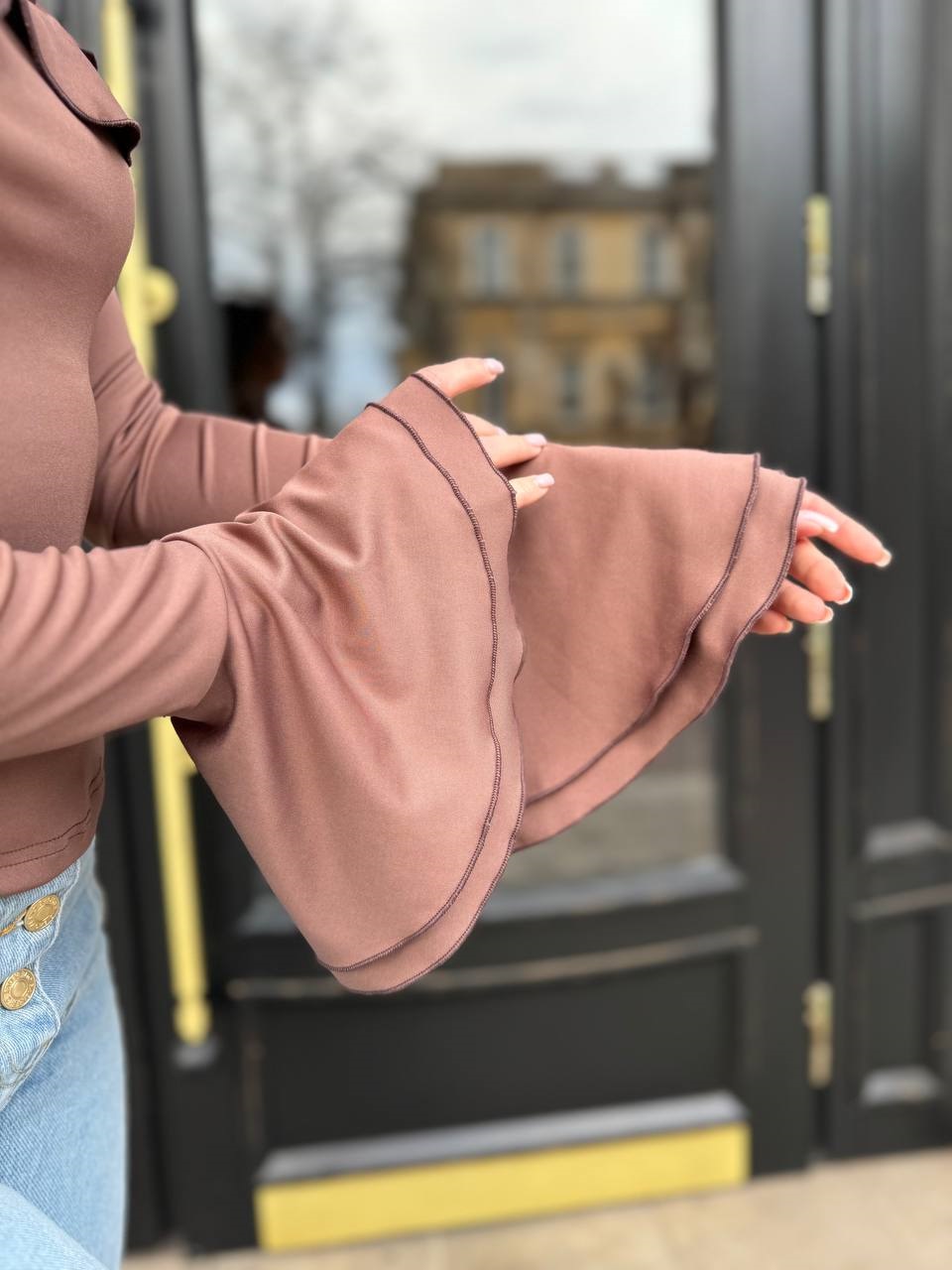 dee504fb-fdfe-11ee-ad75-166b0be12ee5_1