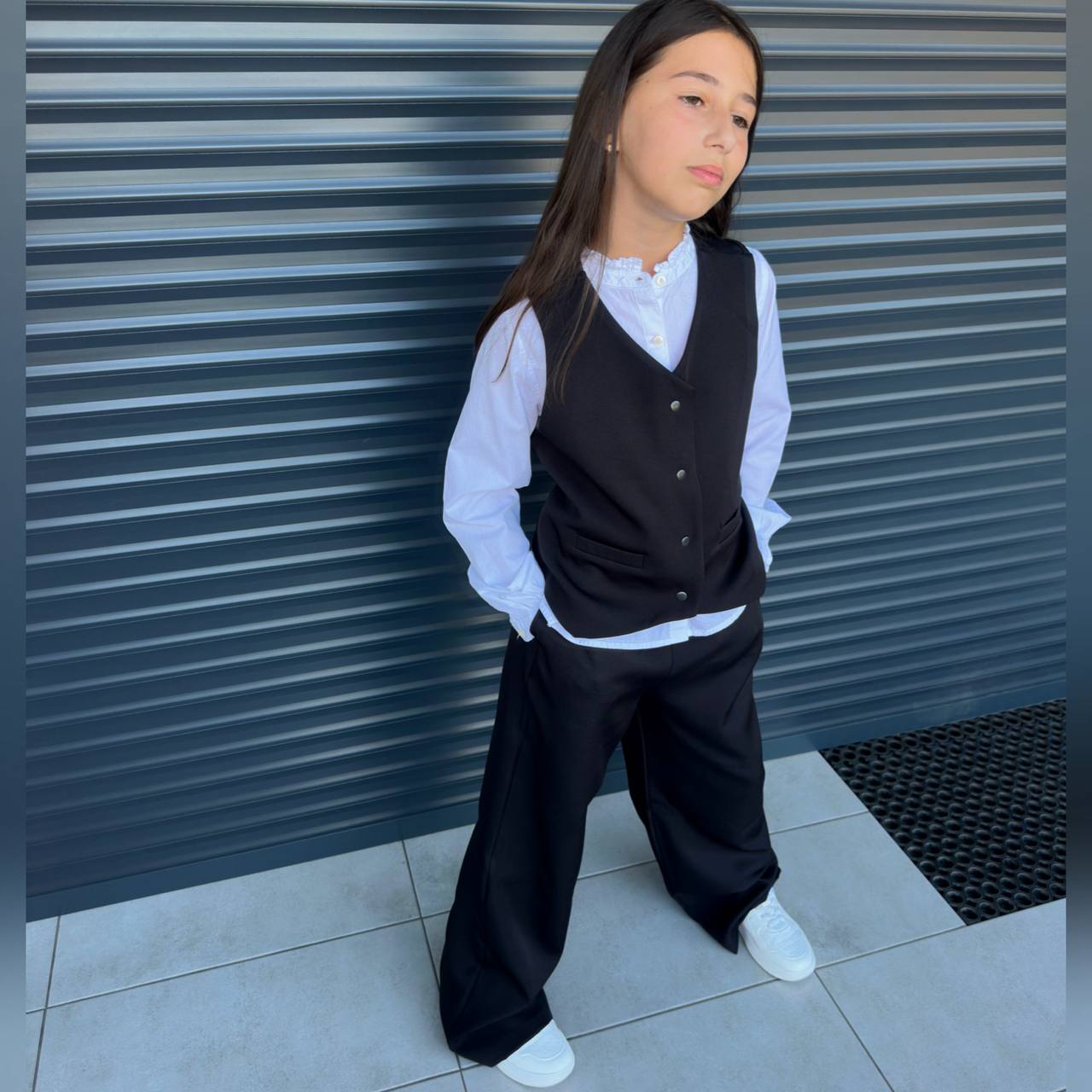 ff9f30ea-7133-11f0-8624-dee18ff4e8c0_1