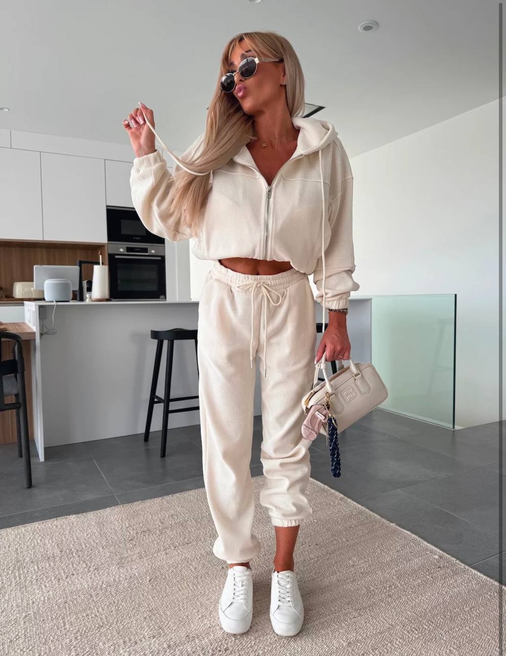 03183177-ebe5-11ef-8621-dee18ff4e8c0_1