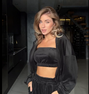 1b8f8892-6f6b-11ef-861f-dee18ff4e8c0_1