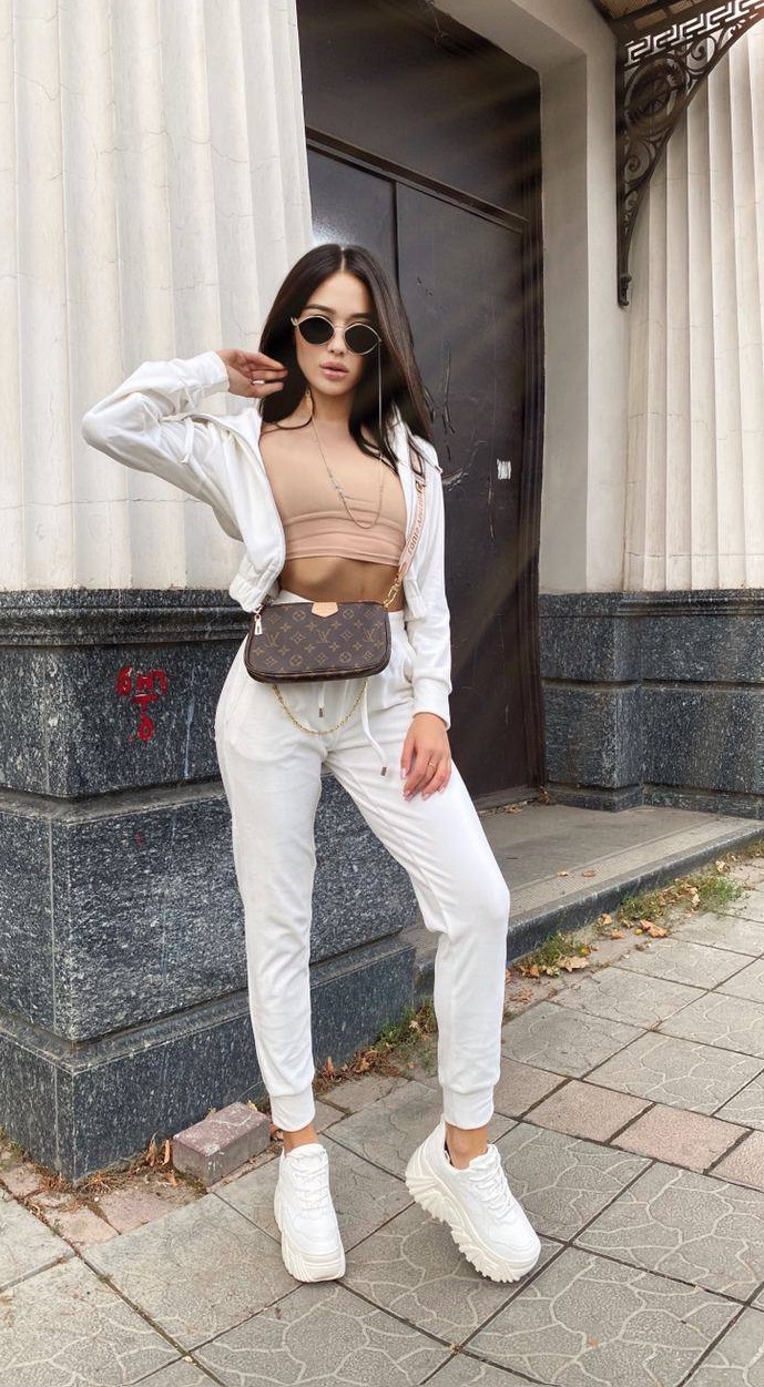 214be26d-c9ef-11ed-aceb-166b0be12ee5_1