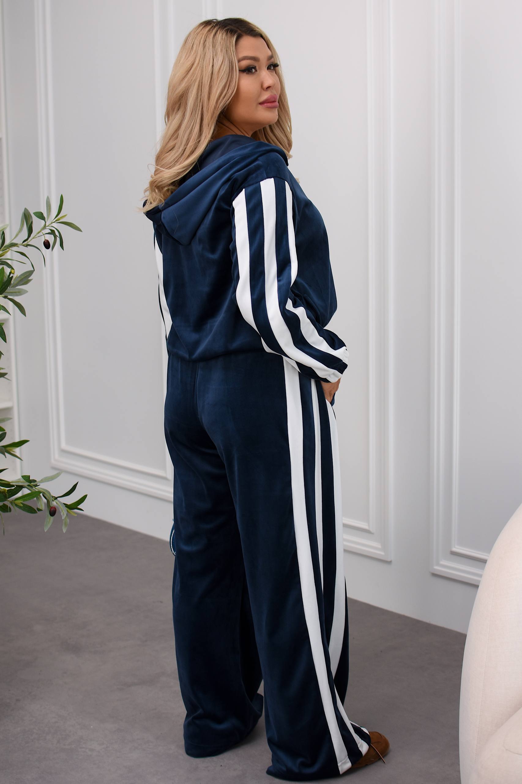 219bfeca-42e4-11f0-8622-dee18ff4e8c0_1