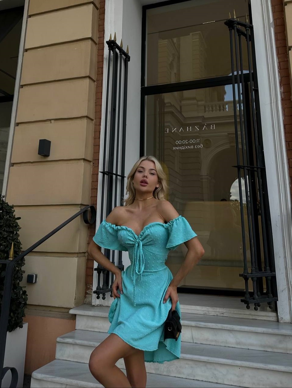 28e29833-1505-11ef-ad87-166b0be12ee5_1