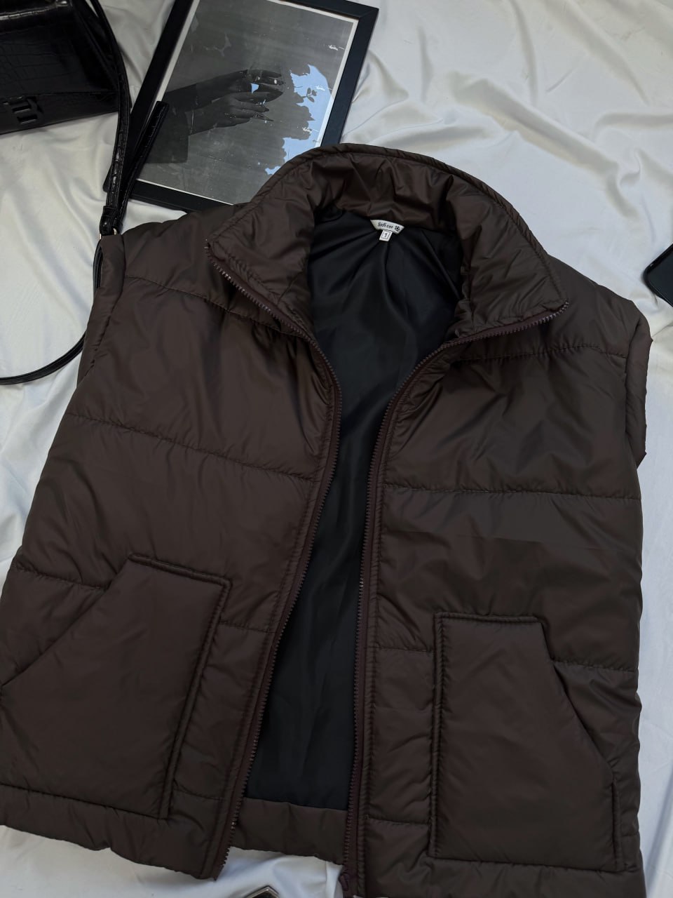 2c5ed5af-7943-11f0-8624-dee18ff4e8c0_2