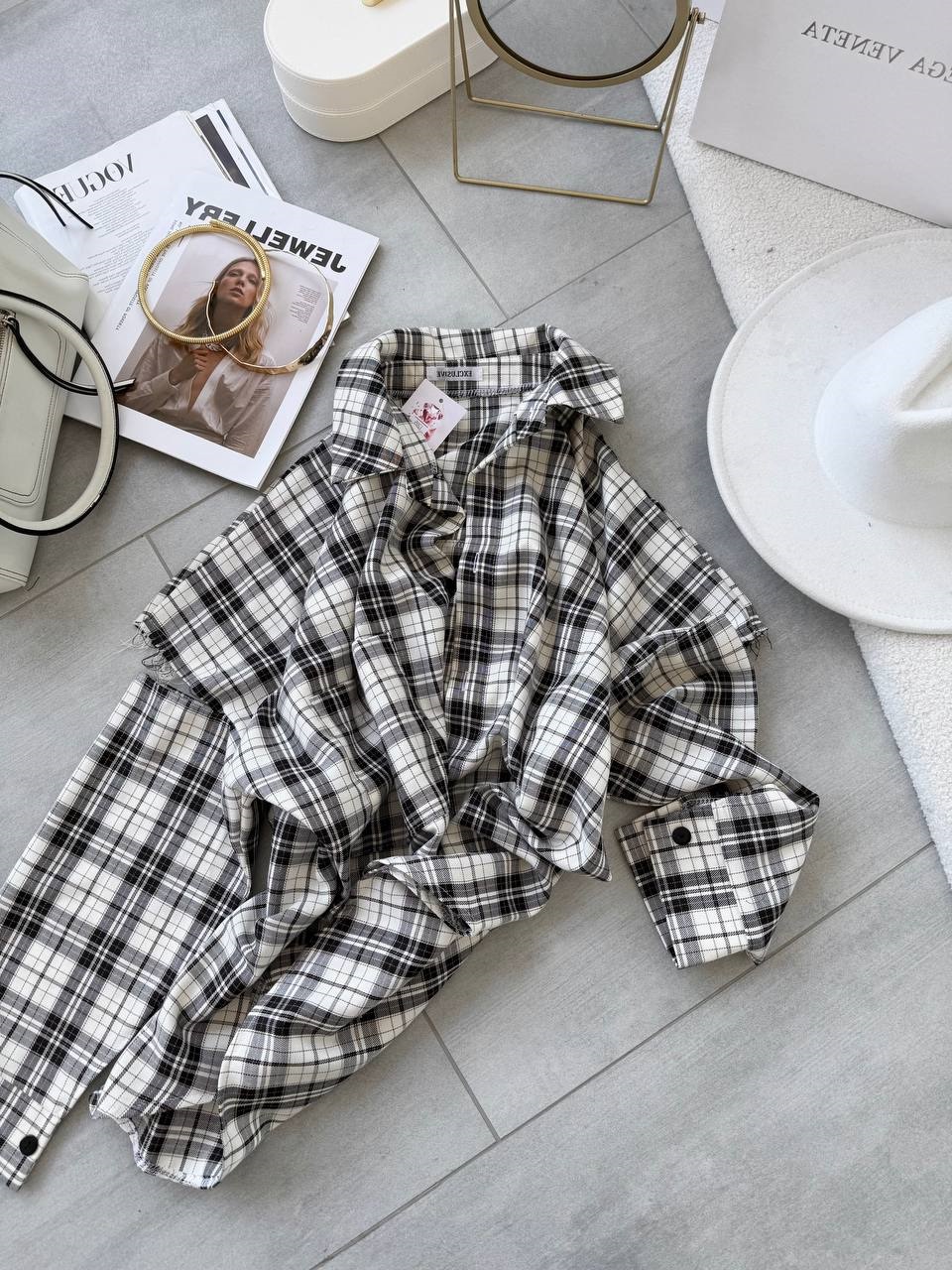 33be6ef3-1101-11f0-8621-dee18ff4e8c0_2