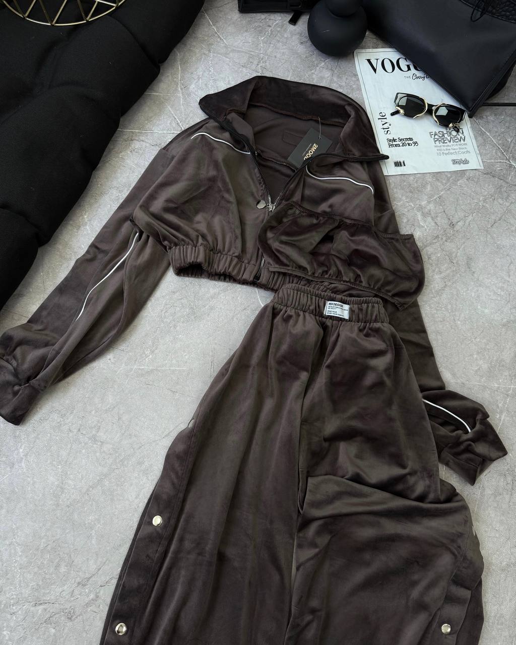 37573f40-7927-11f0-8624-dee18ff4e8c0_1