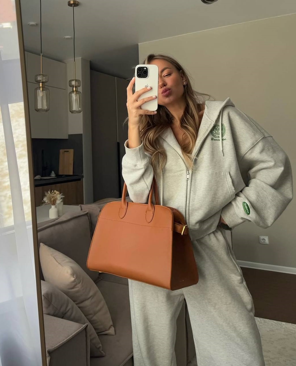 42babd4a-6d72-11f0-8624-dee18ff4e8c0_1