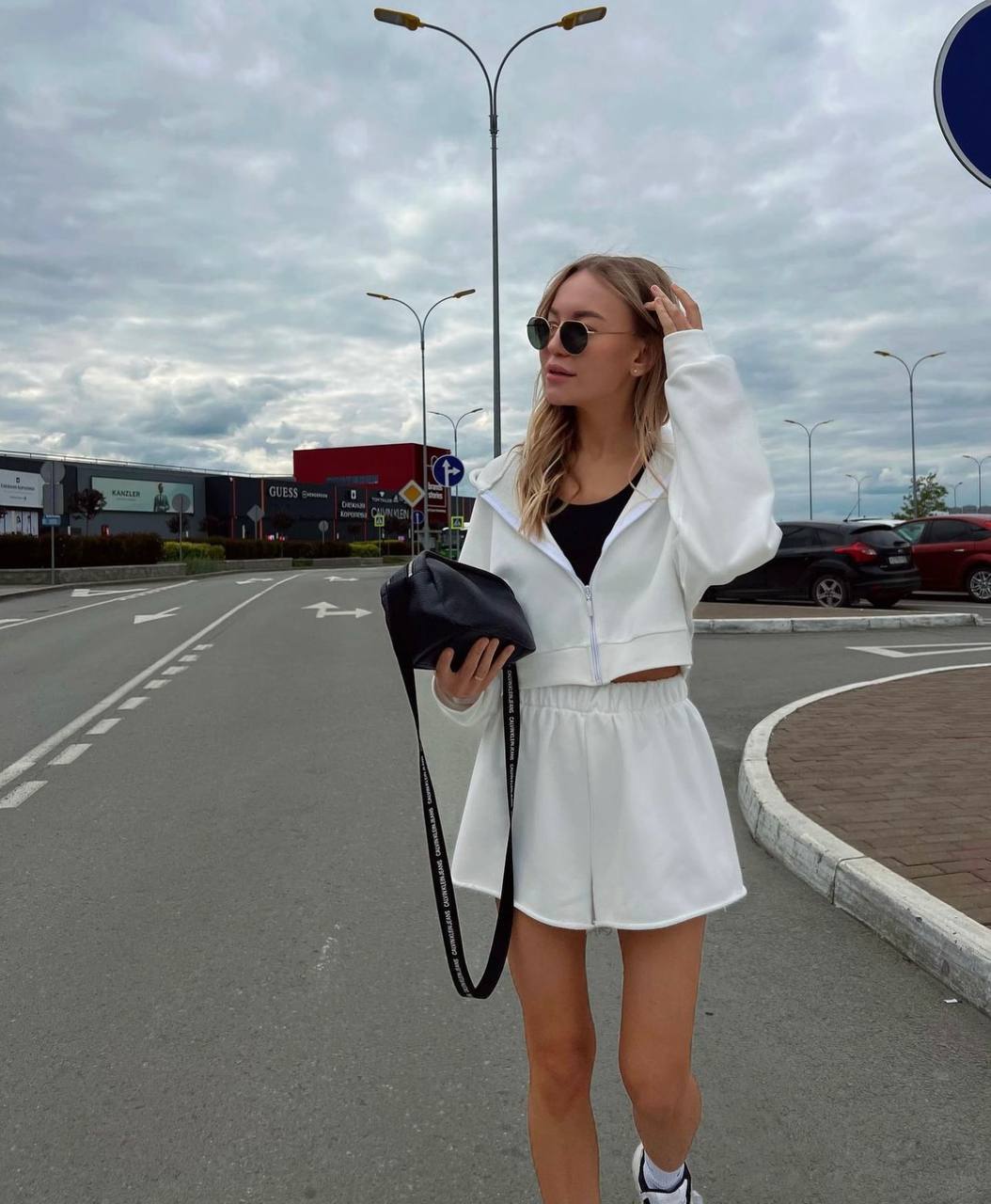 4b35868e-ff32-11ee-ad77-166b0be12ee5_0