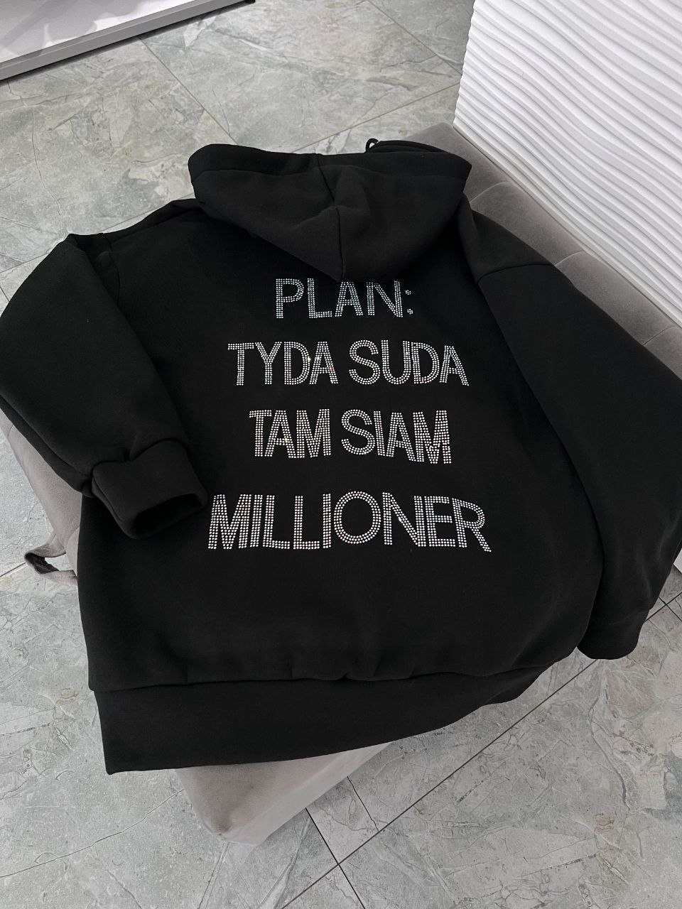 4d1b79df-6af2-11ef-861f-dee18ff4e8c0_2