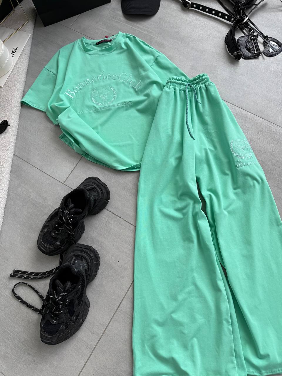 51f17560-6225-11f0-8624-dee18ff4e8c0_1