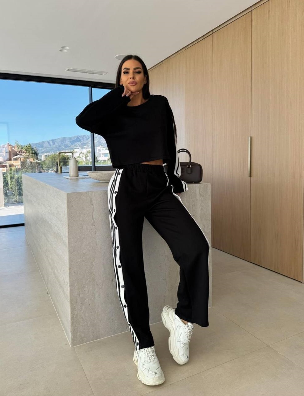 5256aa50-40bc-11f0-8622-dee18ff4e8c0_2