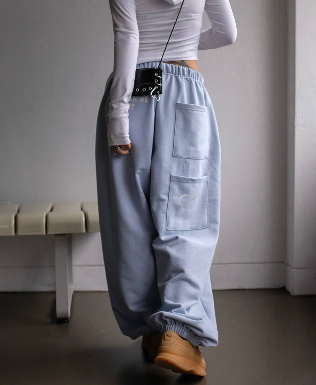 5bac9366-2872-11f0-8622-dee18ff4e8c0_1