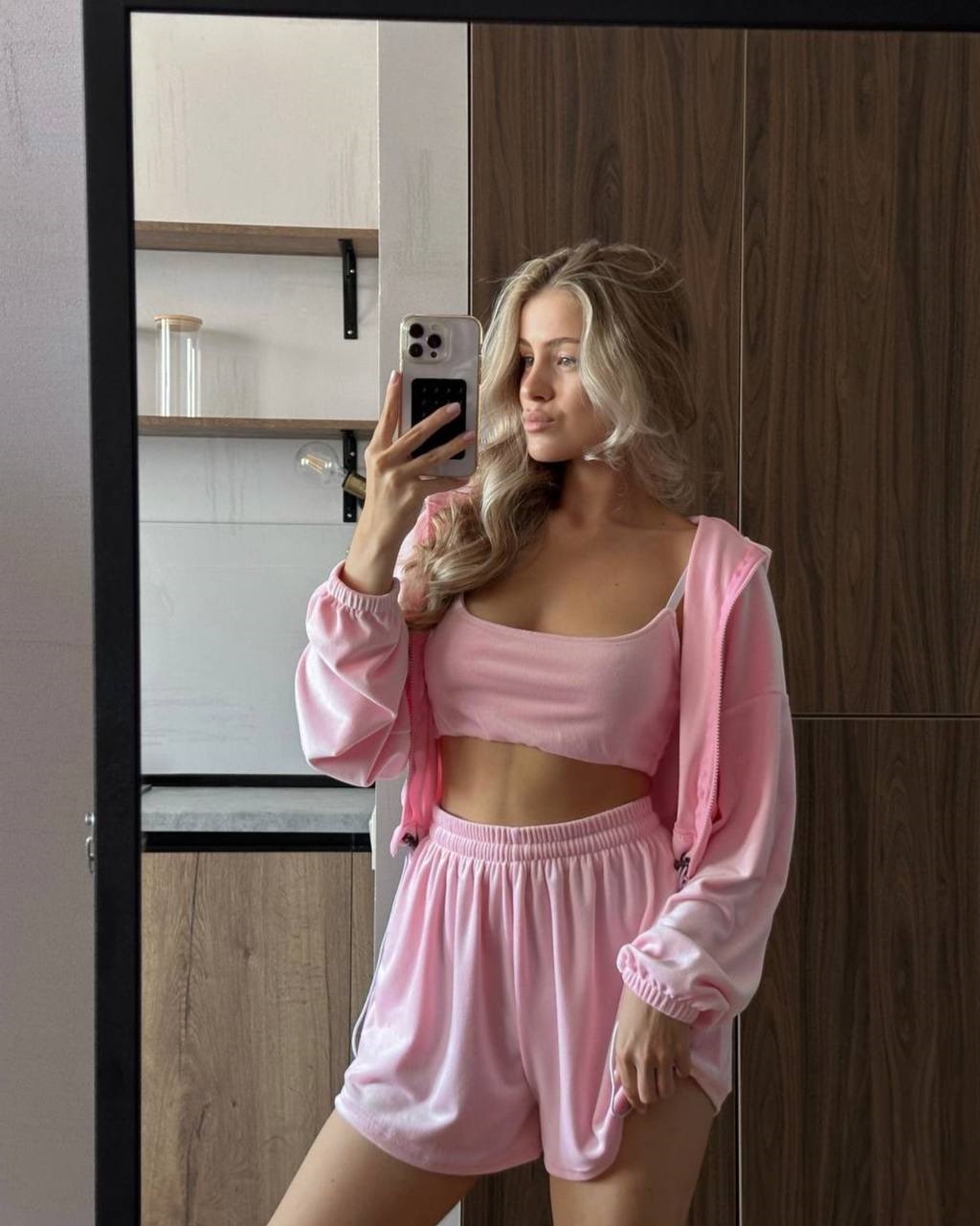 60d7a498-7520-11f0-8624-dee18ff4e8c0_0