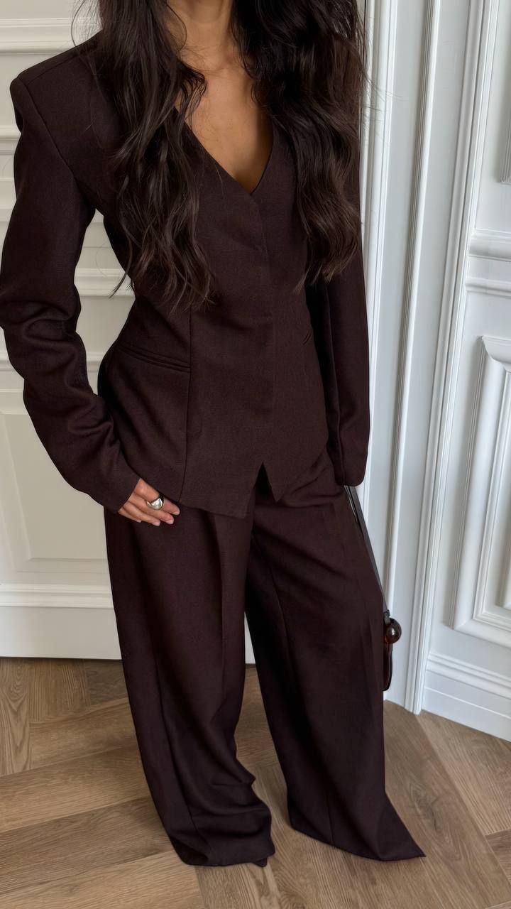 774a650a-8fc3-11f0-8624-dee18ff4e8c0_1