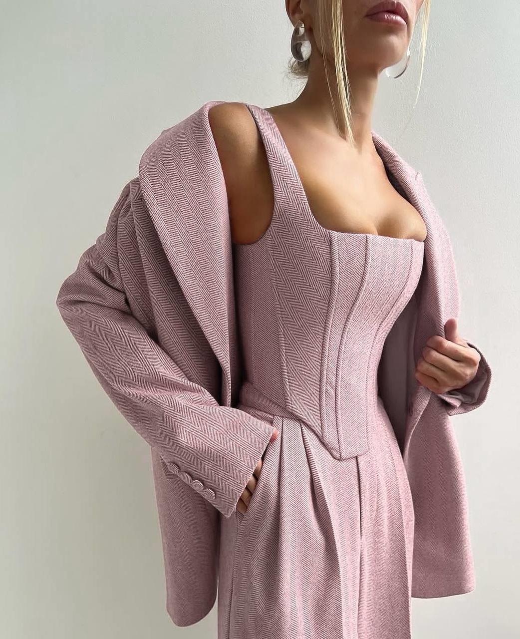 78b53859-7aa8-11f0-8624-dee18ff4e8c0_2