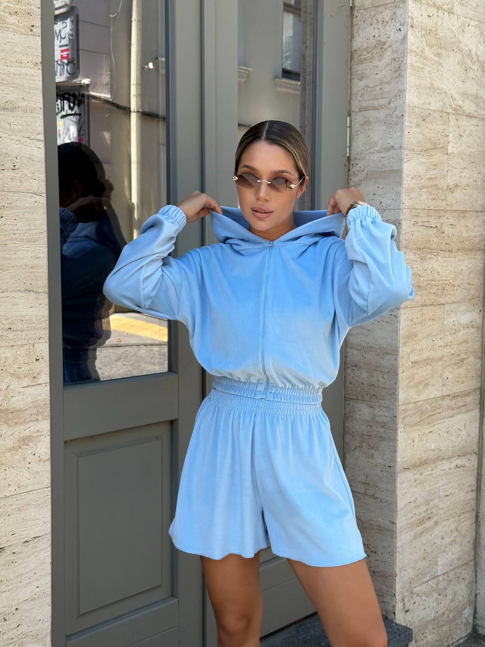 7cb9db93-6996-11f0-8624-dee18ff4e8c0_1