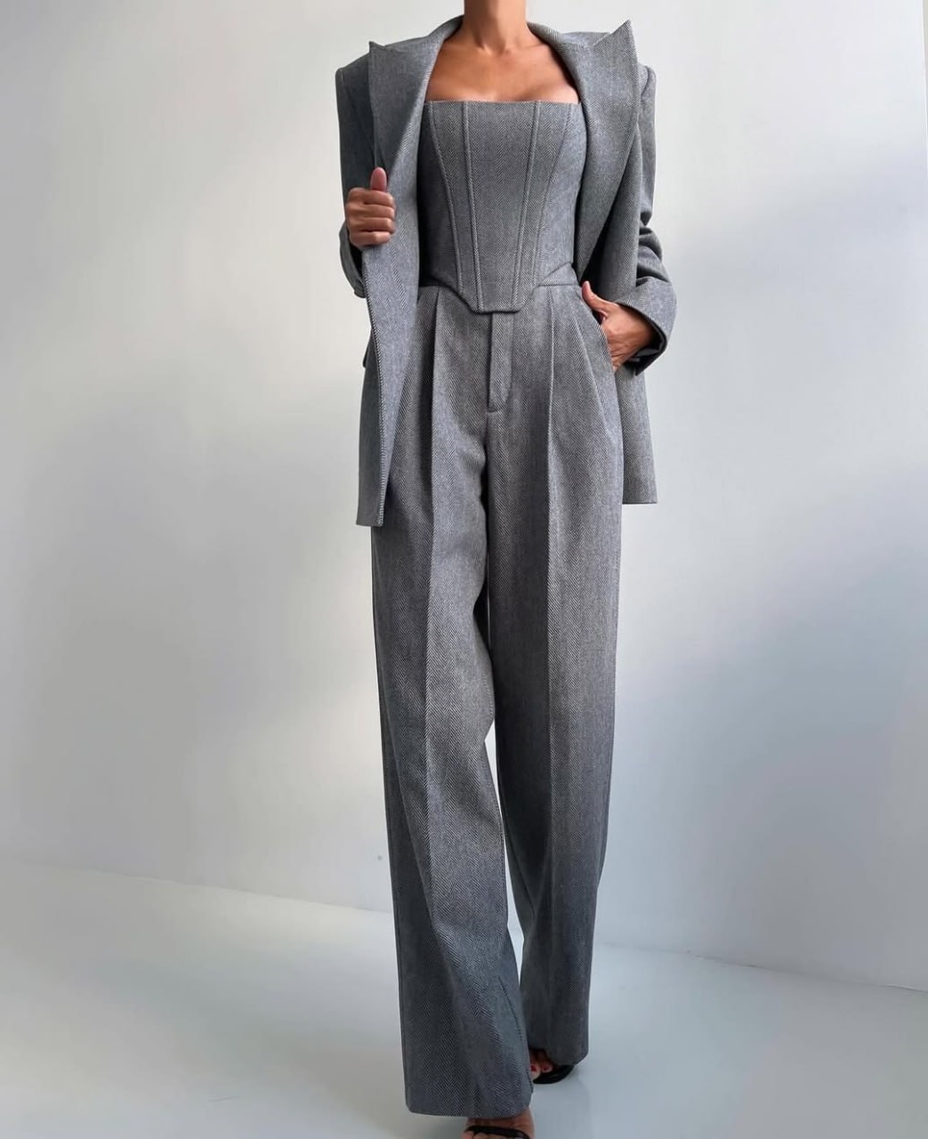 8501a921-da3c-11ef-8621-dee18ff4e8c0_0