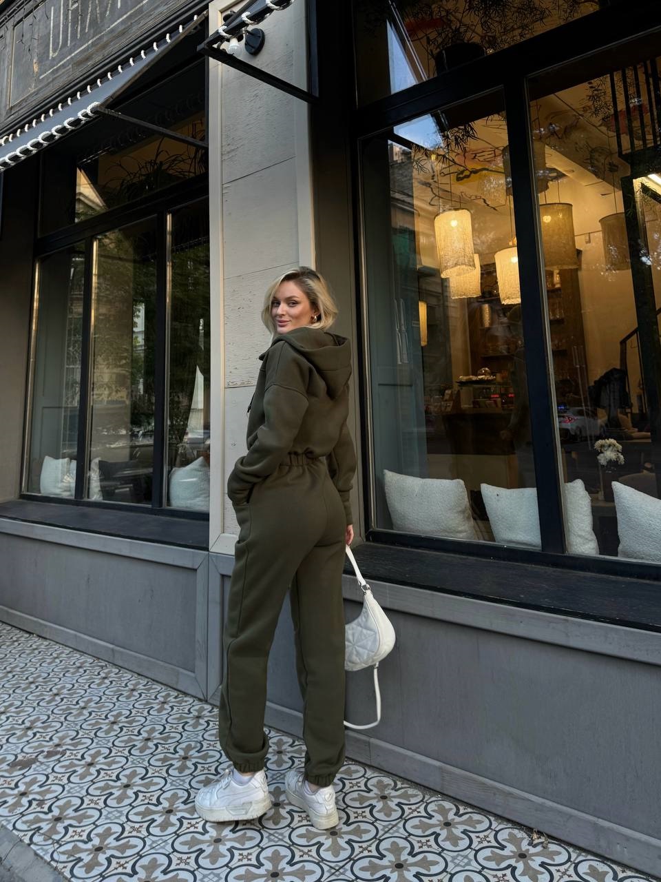 89097ec8-9508-11ef-8620-dee18ff4e8c0_2