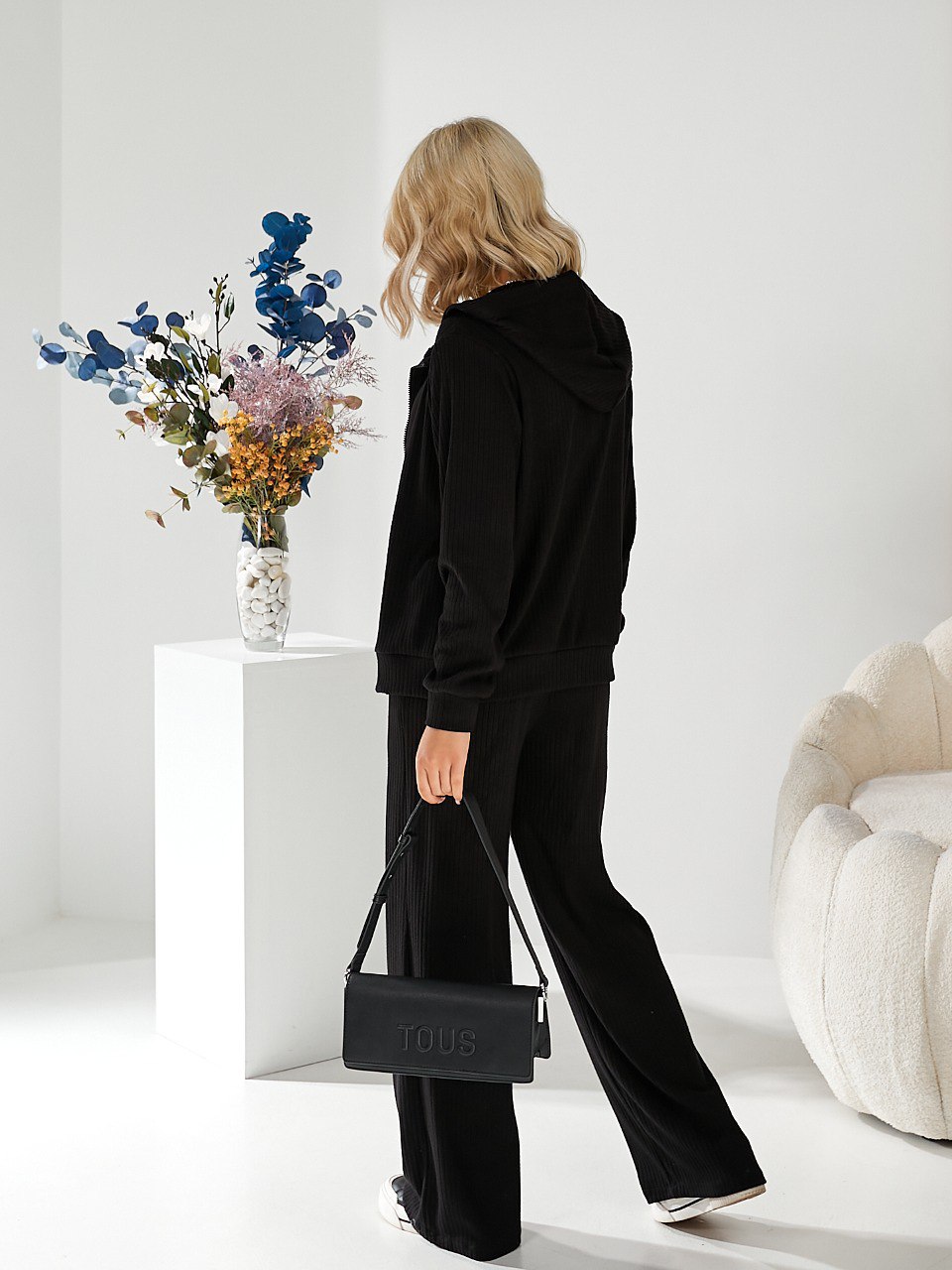 8f3d1ee3-9995-11ef-8620-dee18ff4e8c0_1