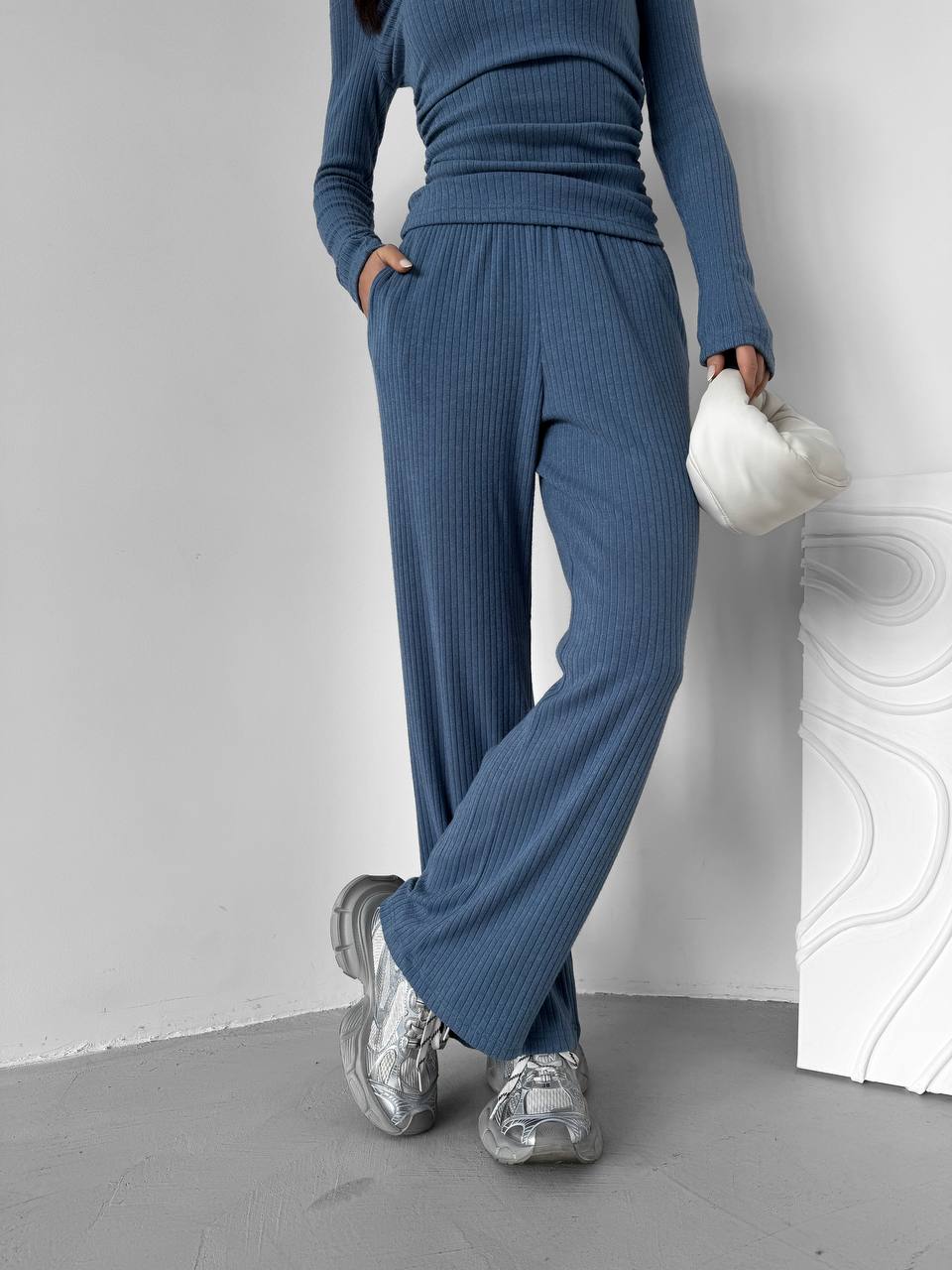 922ddf2d-8b13-11f0-8624-dee18ff4e8c0_2