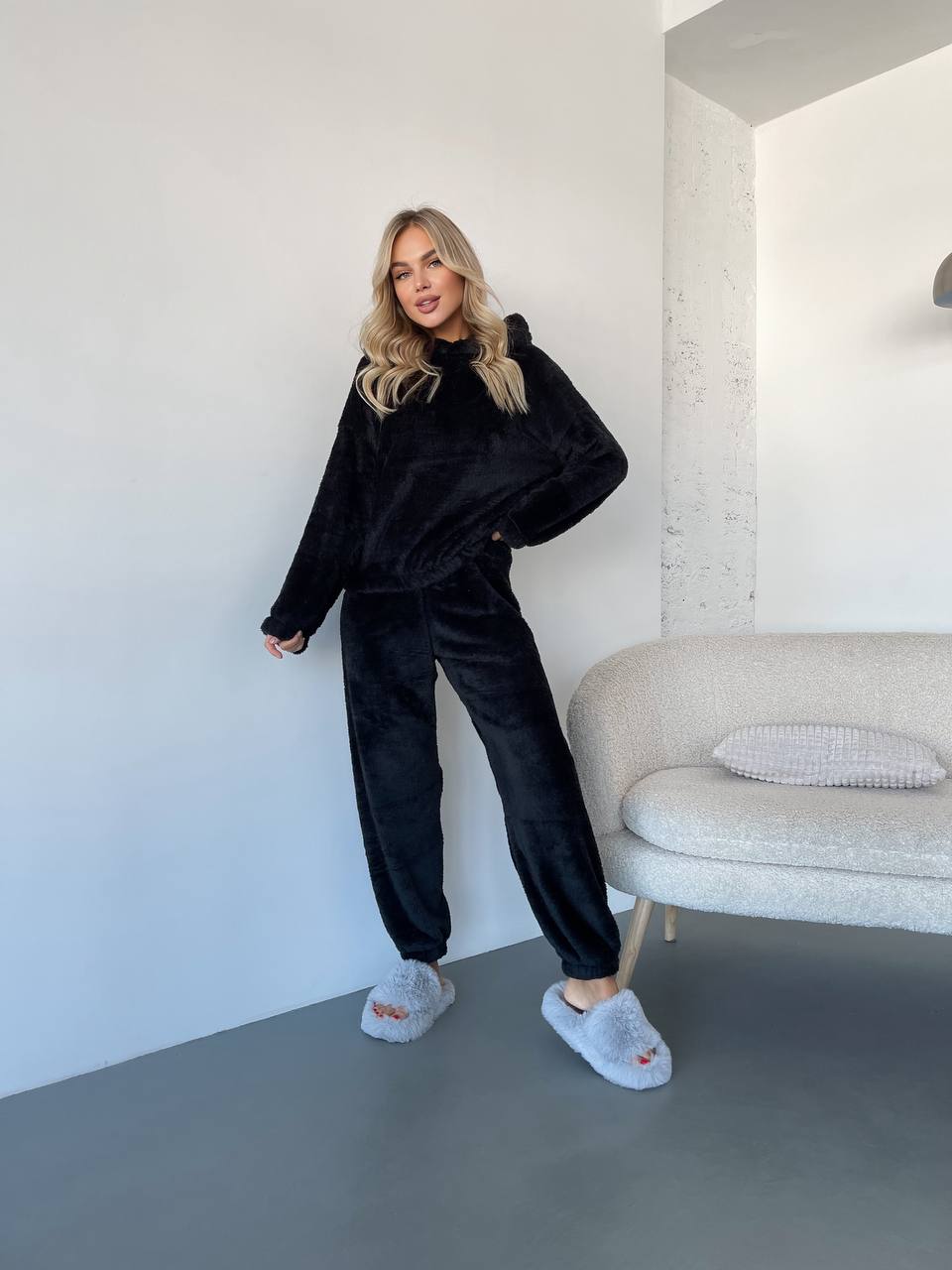 92e05902-8c05-11ee-ad37-166b0be12ee5_1