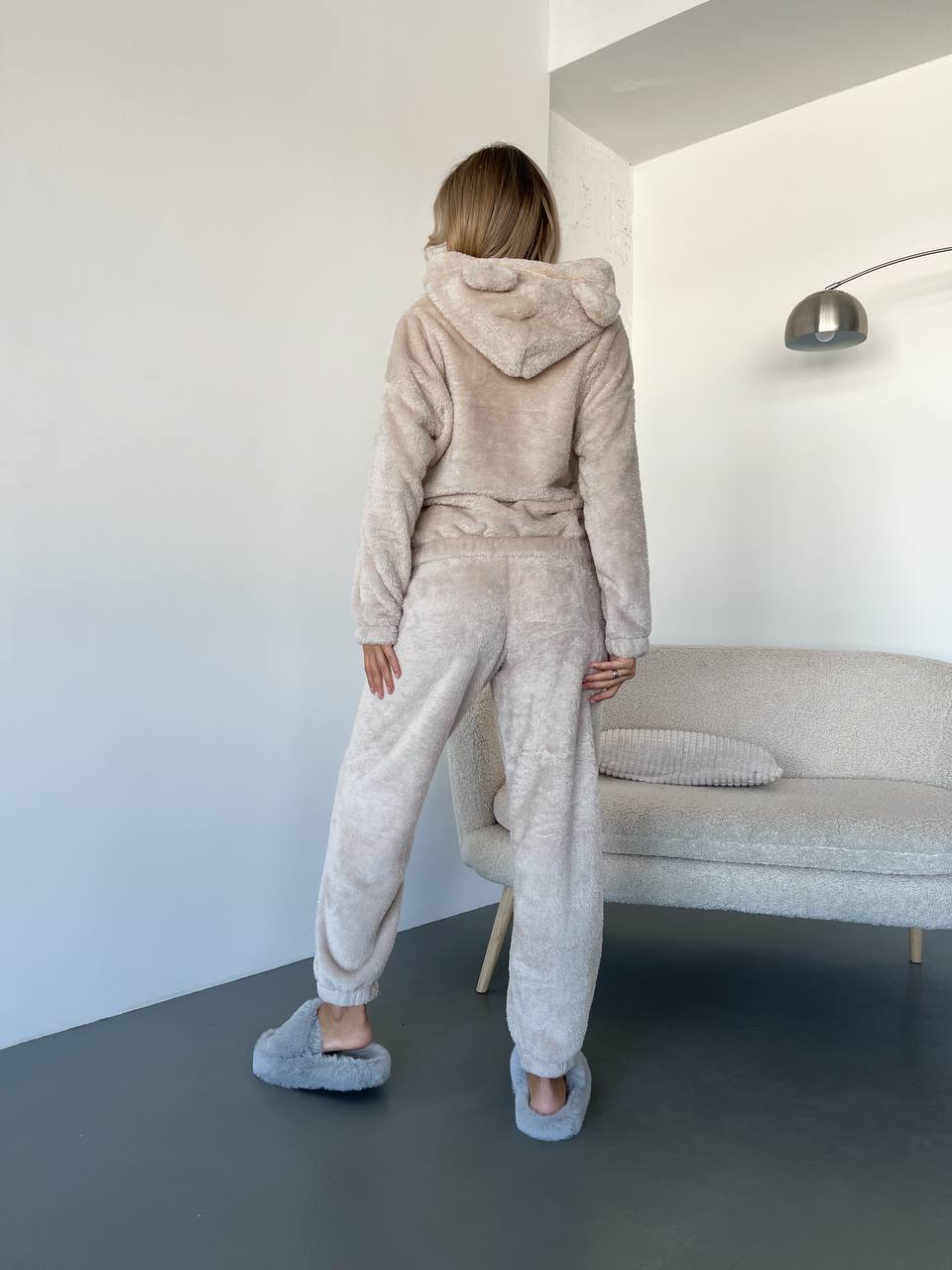 92e0592b-8c05-11ee-ad37-166b0be12ee5_1