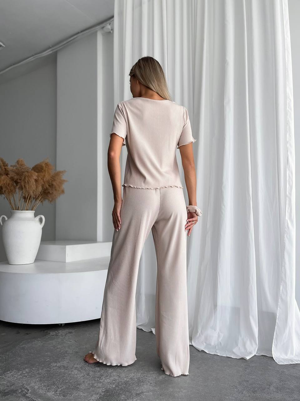 93f0a64f-6526-11ef-861f-dee18ff4e8c0_1