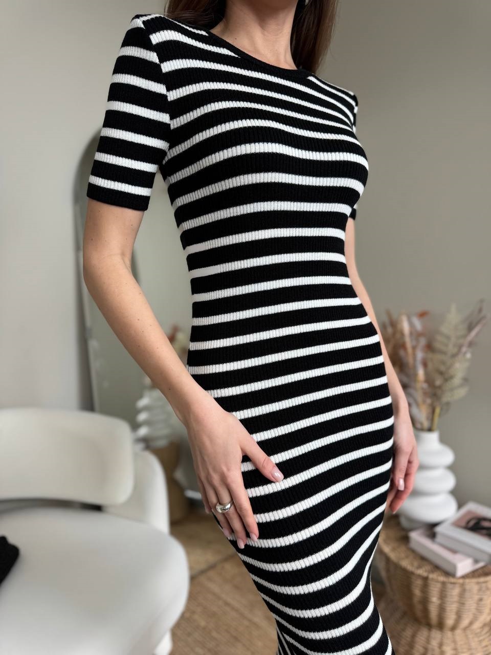 97076e29-1104-11f0-8621-dee18ff4e8c0_2