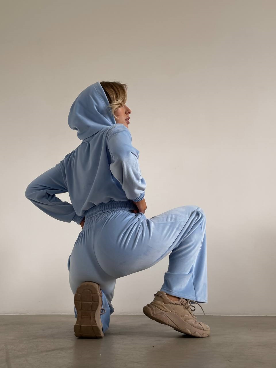 9753ec25-7fc3-11ee-ad33-166b0be12ee5_3